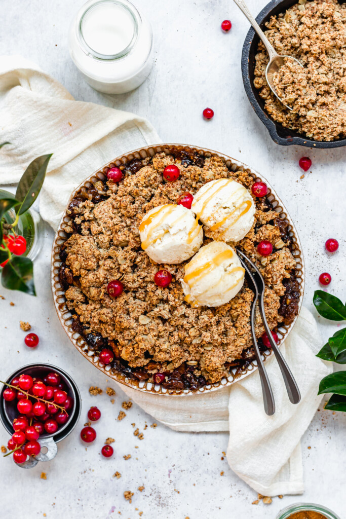 Mince Pie Apple Crumble with two spoons