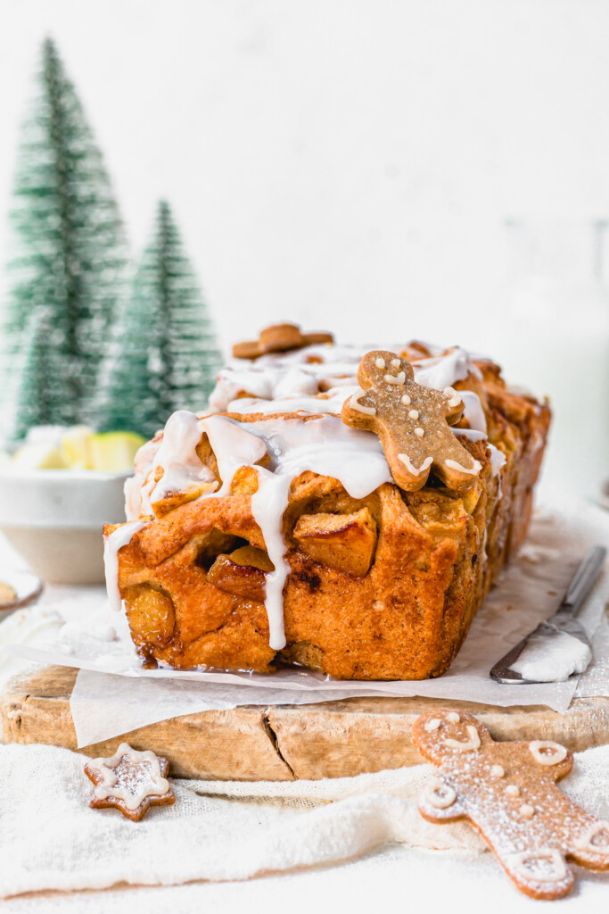 Gingerbread Apple Pull Apart Bread with gingerbread biscuits