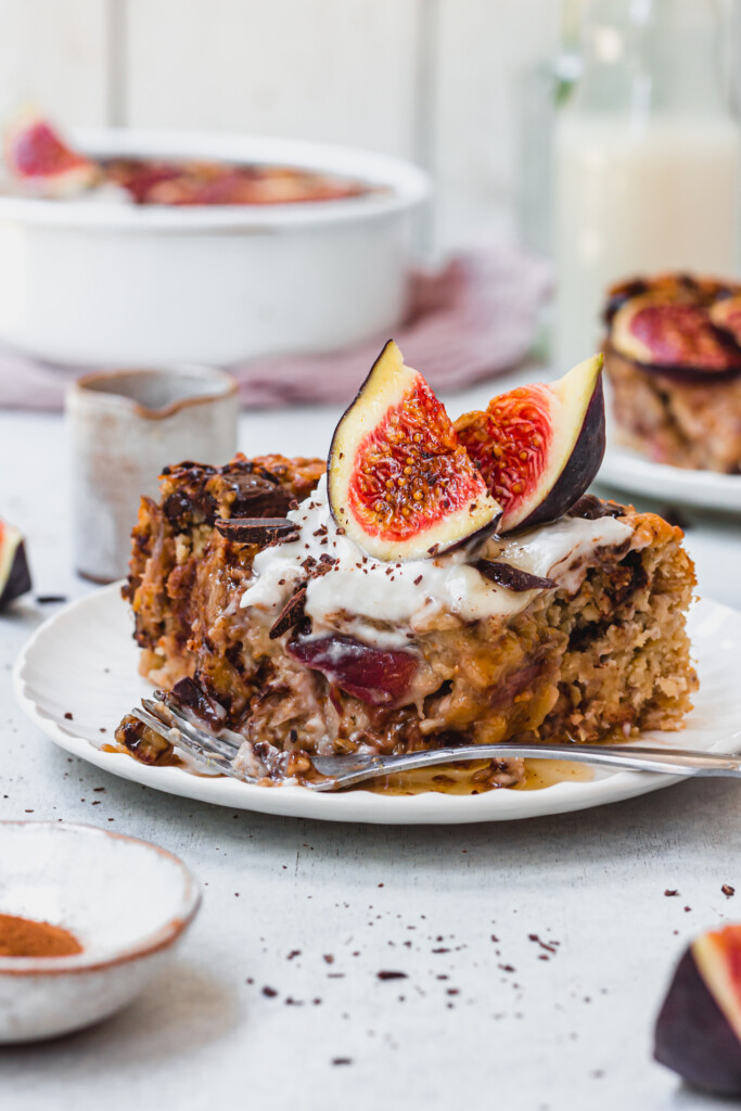 A piece of Chocolate and Fig Baked Oats on a small plate