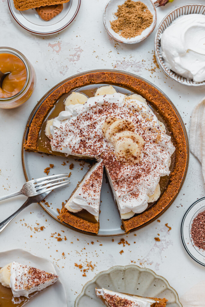 A Vegan Banoffee Pie with two slices missing