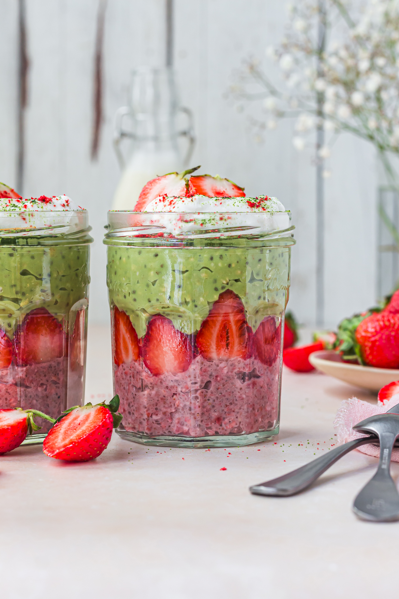 Jars of Strawberry Matcha Latte Overnight Oats